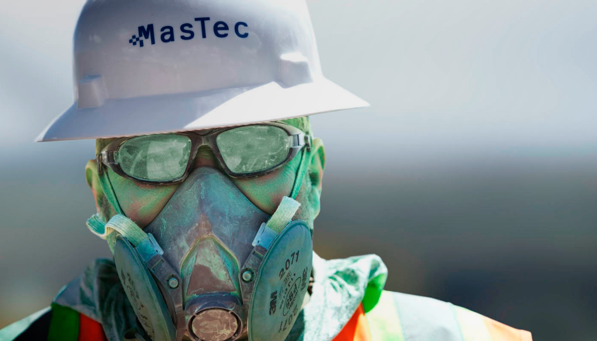 MasTec worker covered in dust